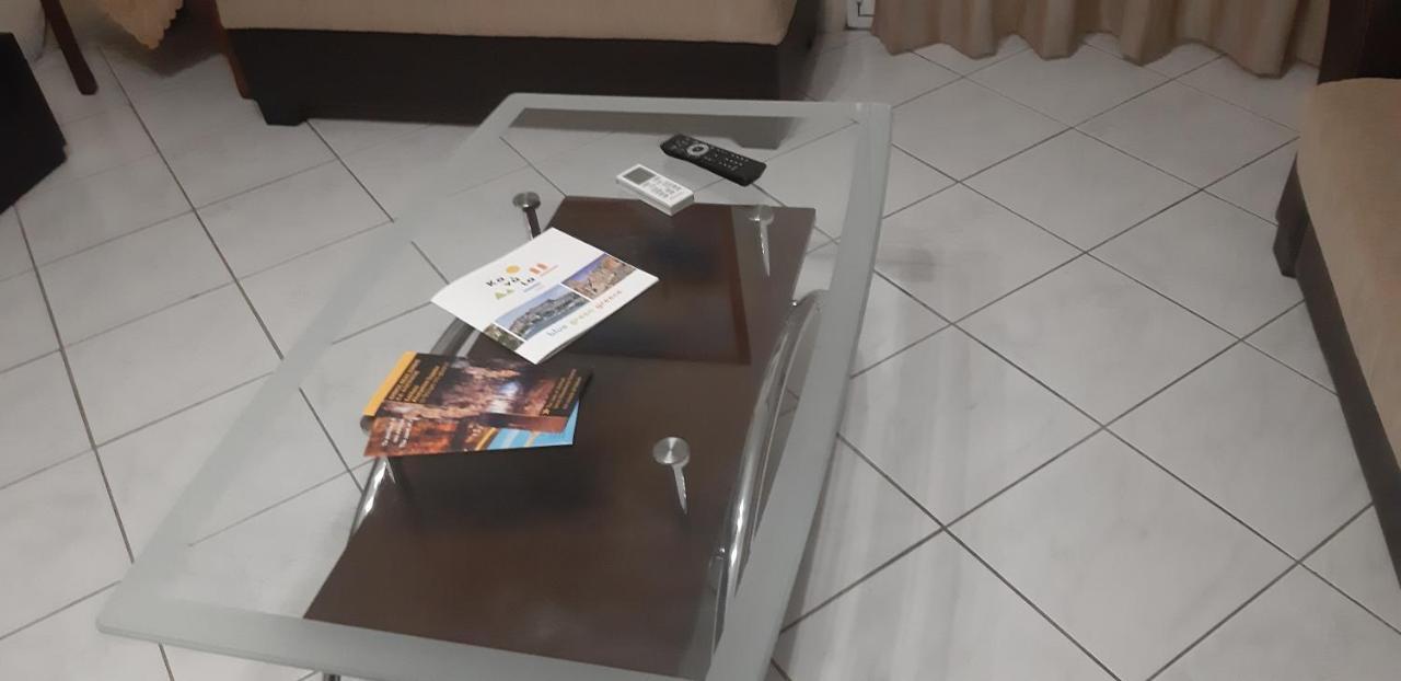 Stathoris Deluxe Apartment Néa Péramos Екстериор снимка